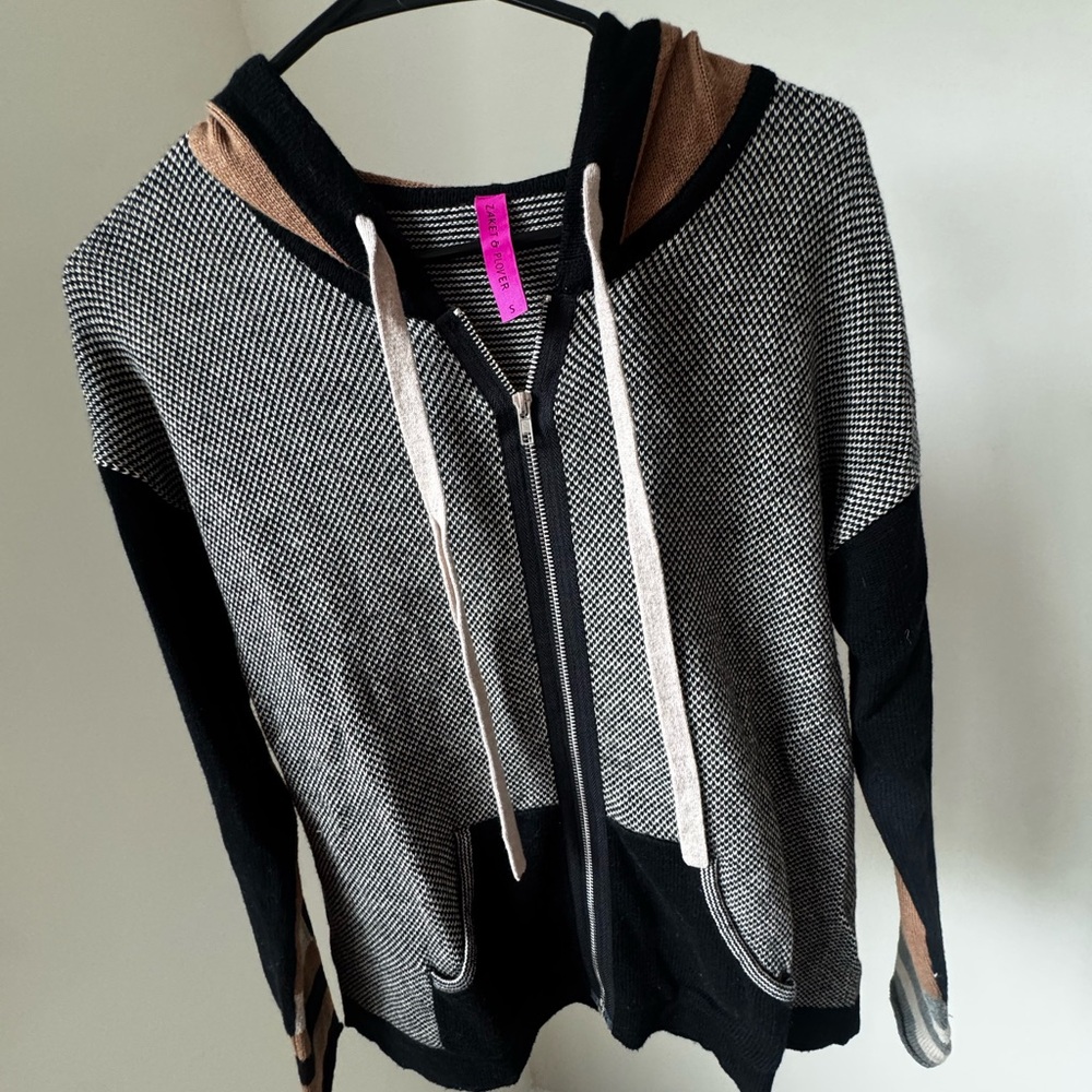 Stylish Black and Tan Women's Sweater